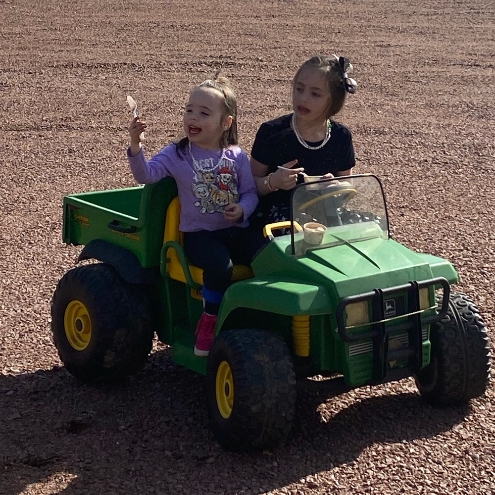 Meet your Posher, Elizabeth